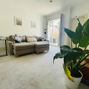 1 Bed With Terrace & Off-road Parking Apartment