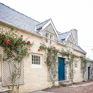 The Cheese House, Manor Apartment Gileston