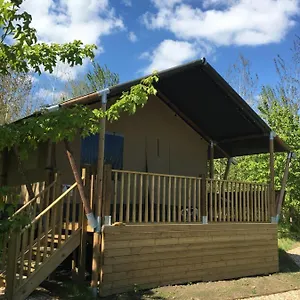 Riverwood Farm Glamping Safari Tent Luxury tent Talaton
